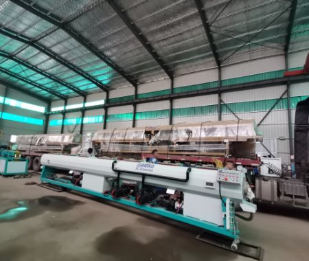 國慶上班中，PE管高速生產線發貨廣東